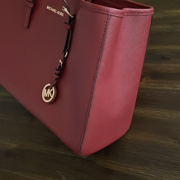 Michael Kors Burgundy Saffiano Leather Open Top Shoulder Tote Bag - Picture 4 of 12